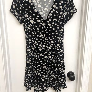 Pacsun daisy dress.